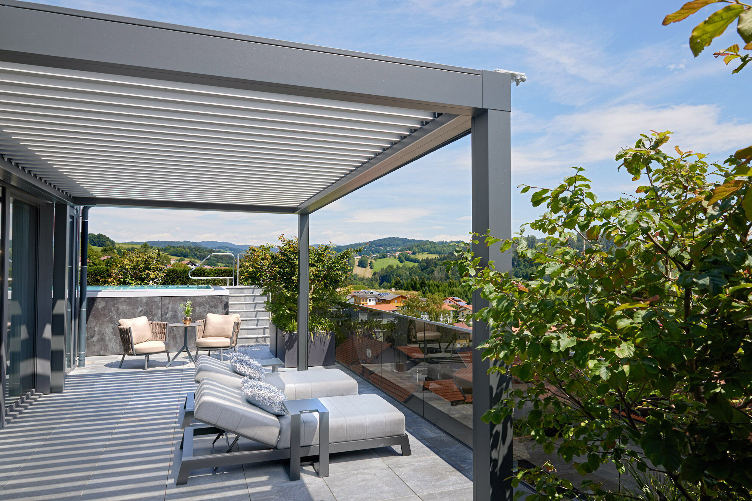 Rooftop-Pool-Suite - 140 qm Dachterrasse mit 10 x 3 m Infinity-Pool